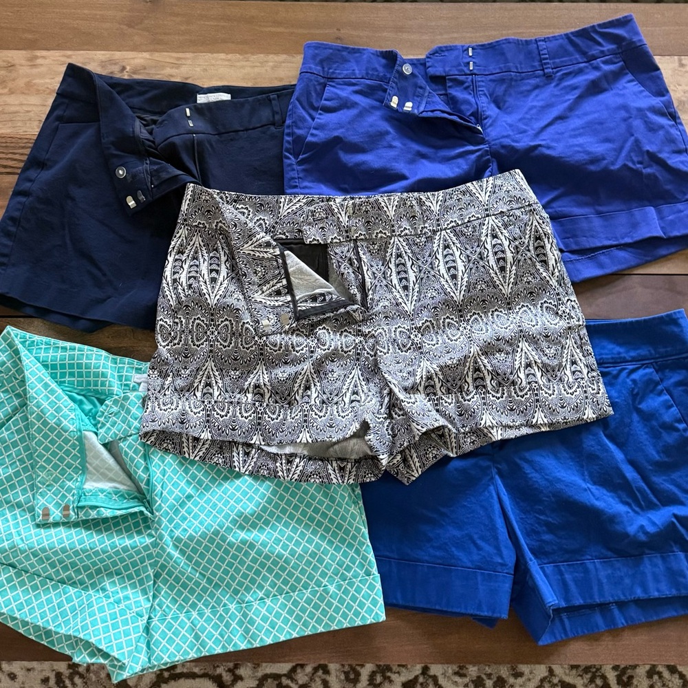 Lot (5 pair) New York & Co Women's Shorts in Blue, Black, Green, and Patterned